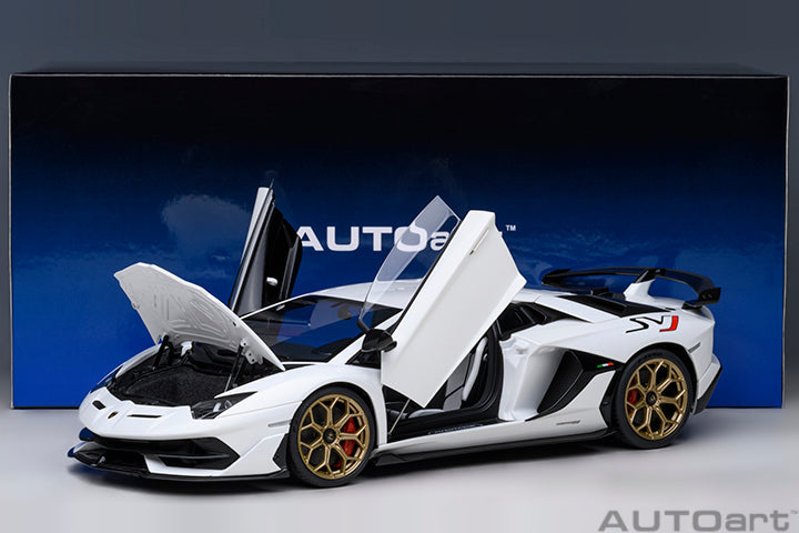 AUTOart 1:18 Lamborghini Aventador SVJ - Bianco Asopo / Pearl