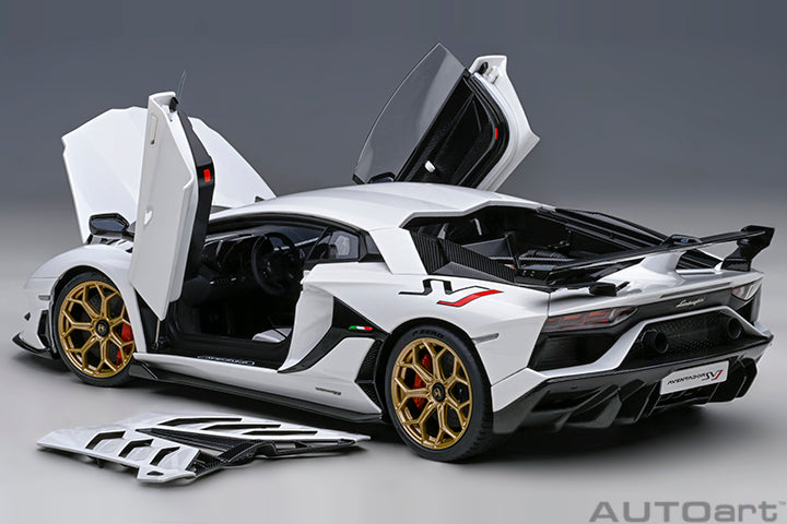 AUTOart 1:18 Lamborghini Aventador SVJ - Bianco Asopo / Pearl